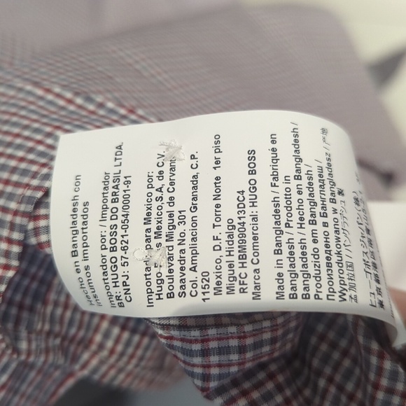 Hugo Boss Men's Sharp Fit Red White Gray Plaid Shirt - M Like New - Picture 7 of 8